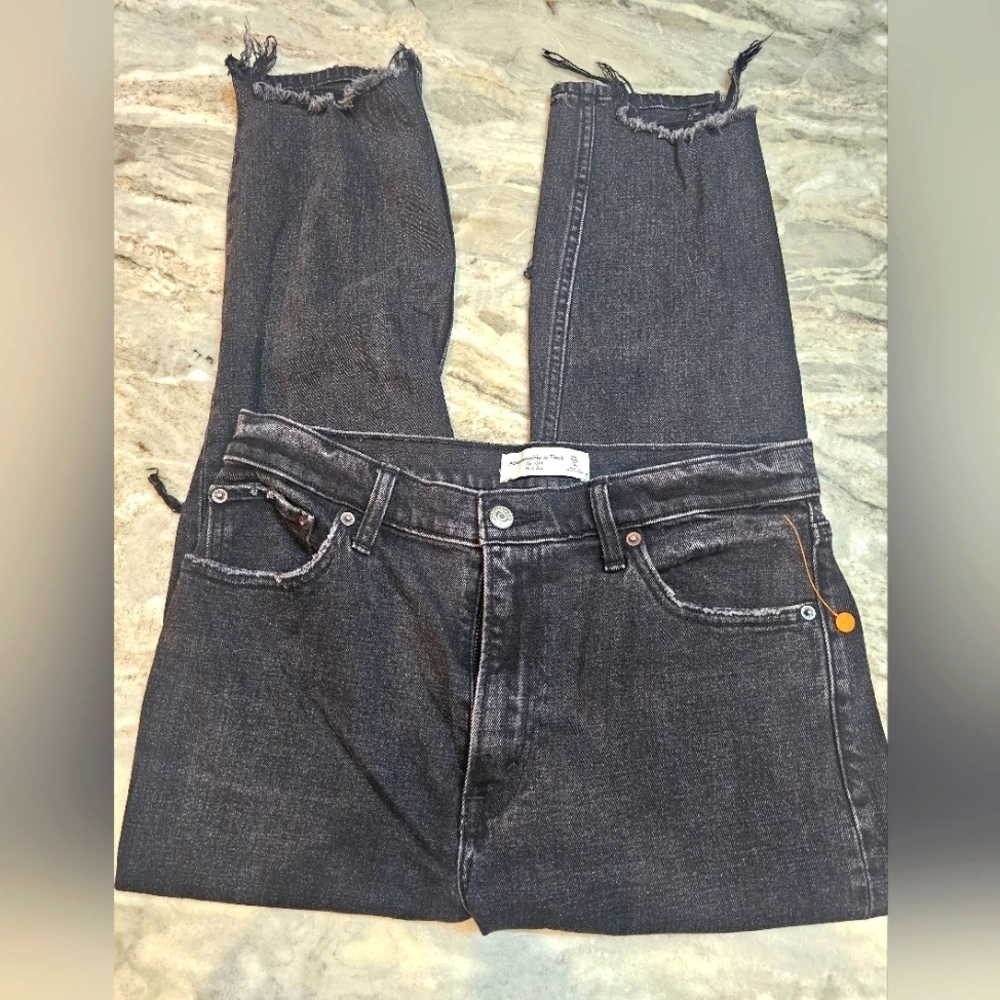 Abercrombie & Fitch The Mom Jeans 28 Short High Rise Raw Hem Black Denim